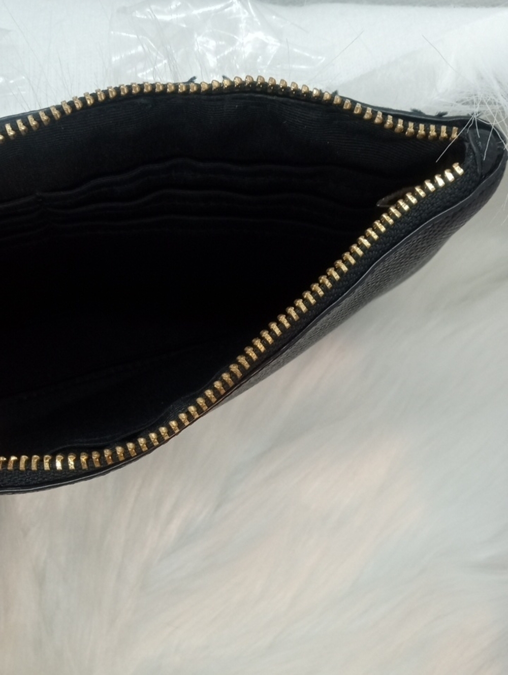 COACH LEATHER WRISTLET - Picture 7 of 7